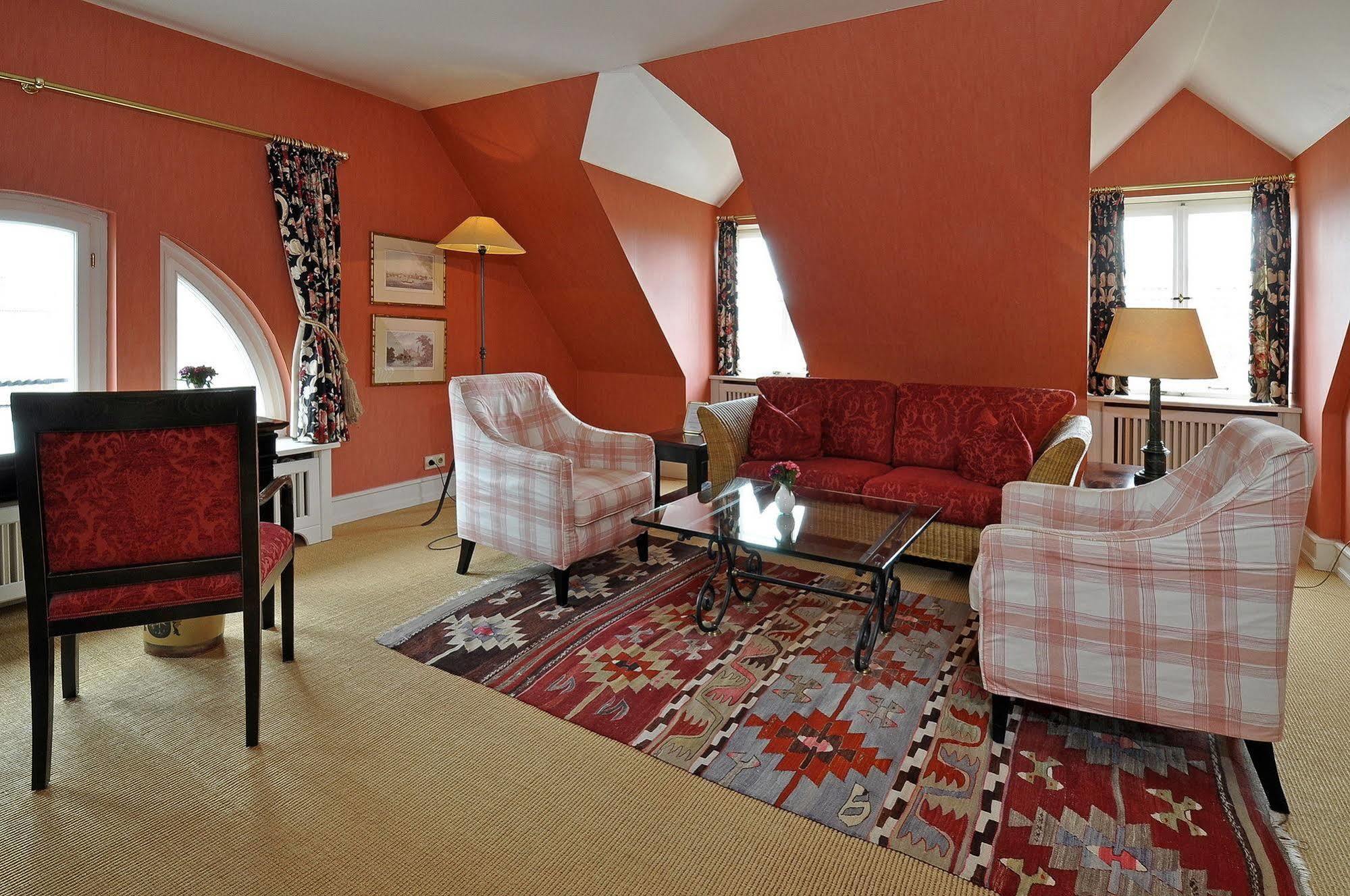 Herrenhaus Von Loew Бад Наухайм Екстериор снимка